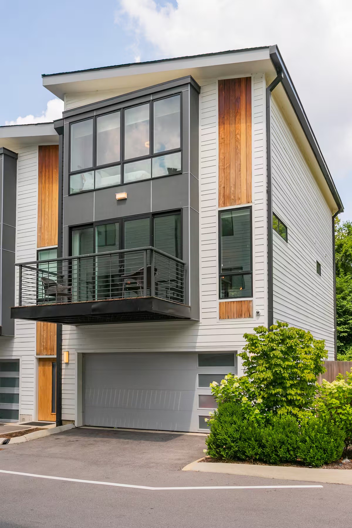 2106 9th Ave N 1 & 2