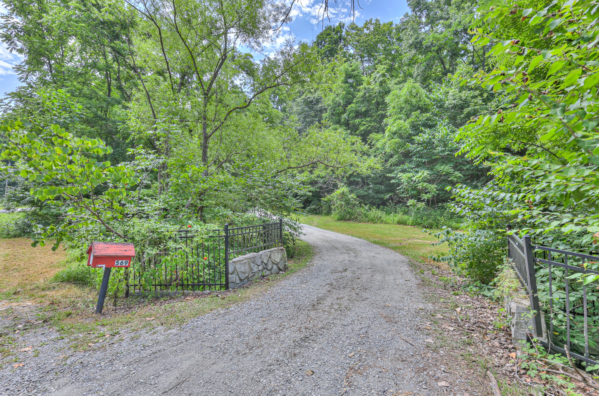 569 Hogans Branch Rd