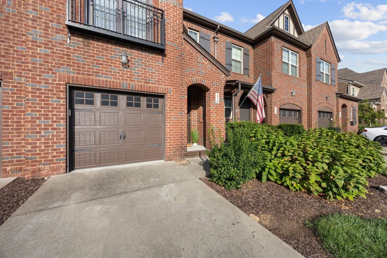 216 Bixby Private Ln