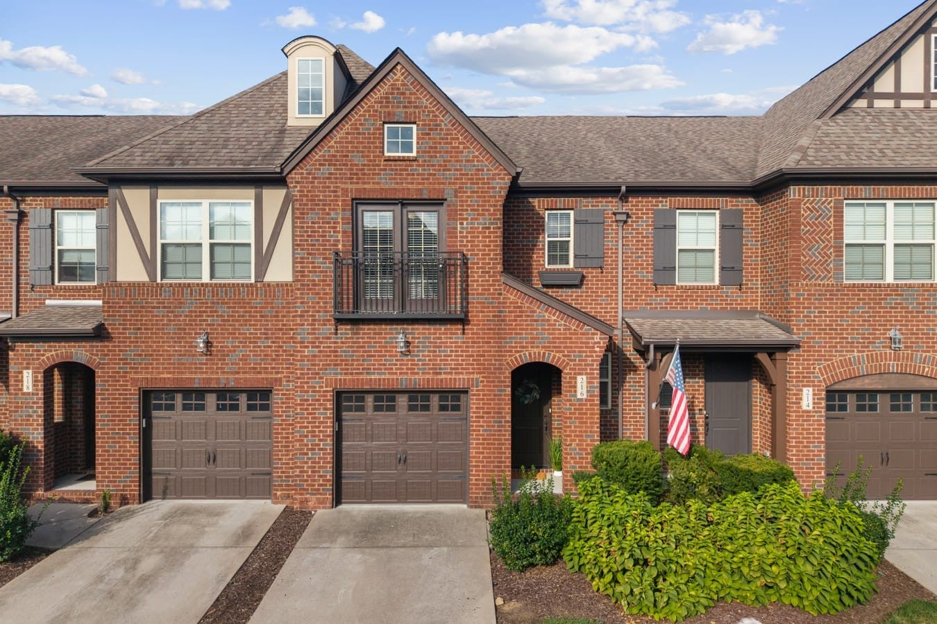 216 Bixby Private Ln