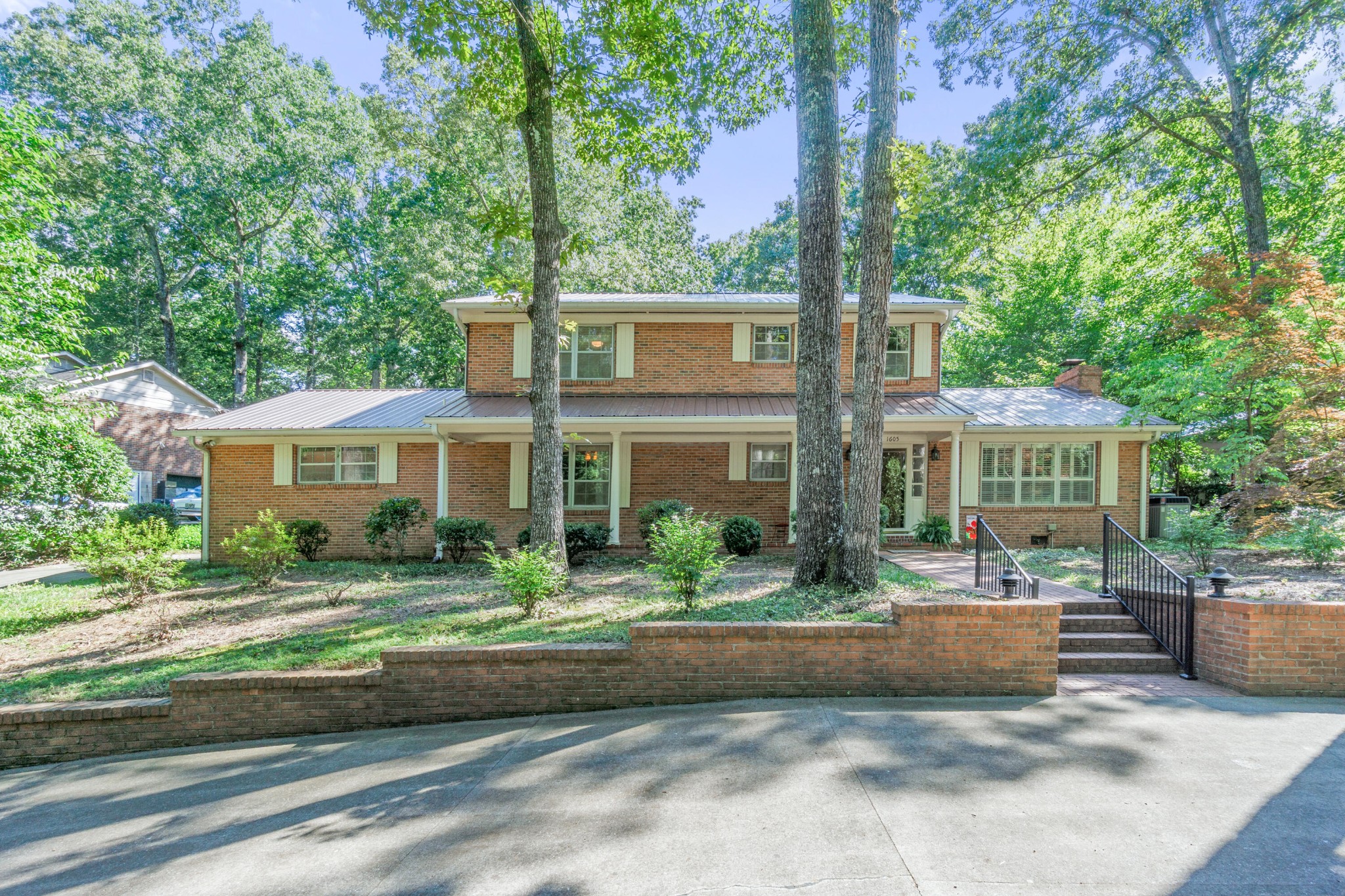 1605 Brentwood Drive