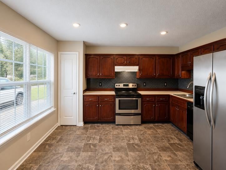 2002 Tynewood Dr