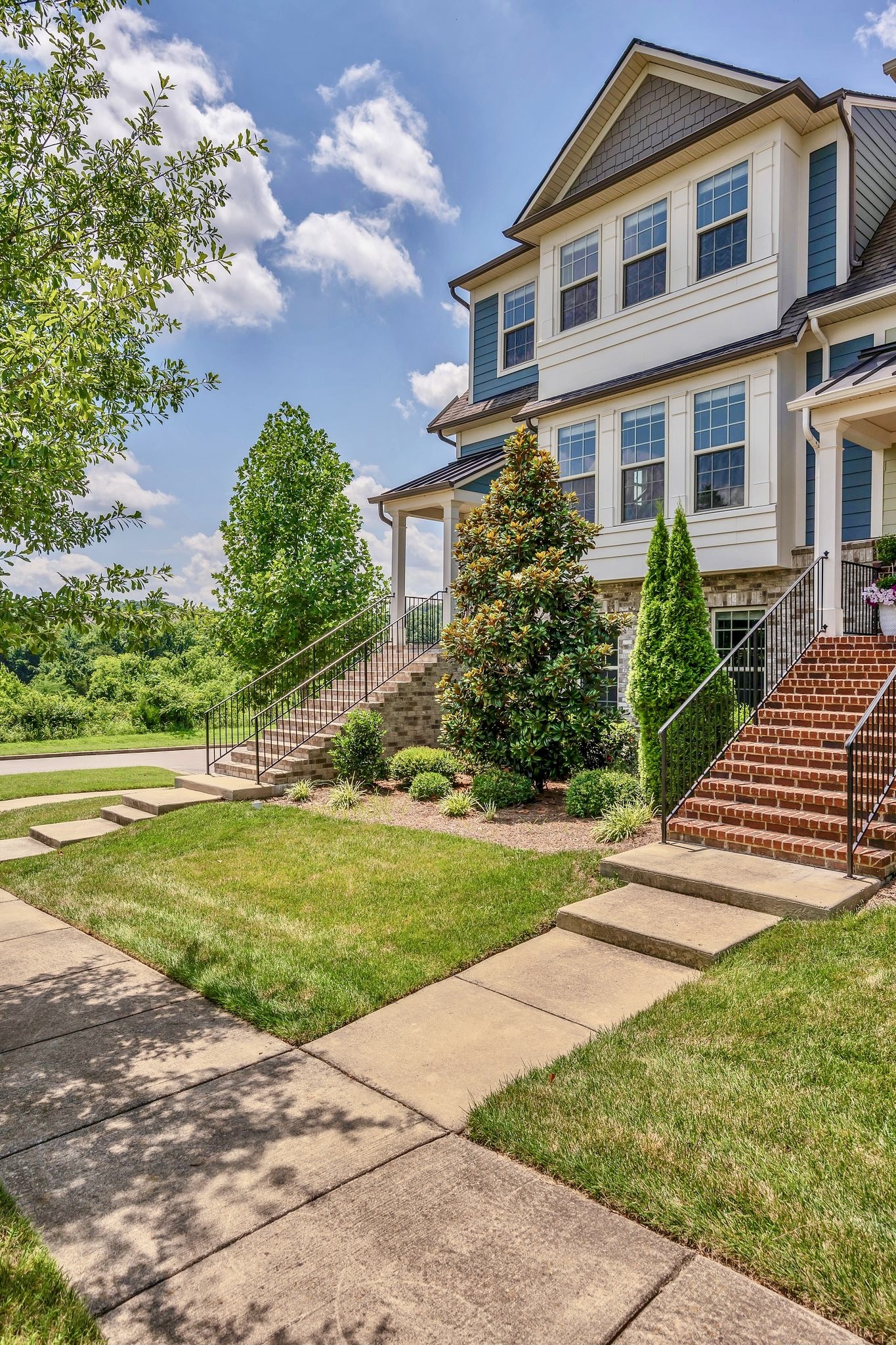 9549 Dresden Sq