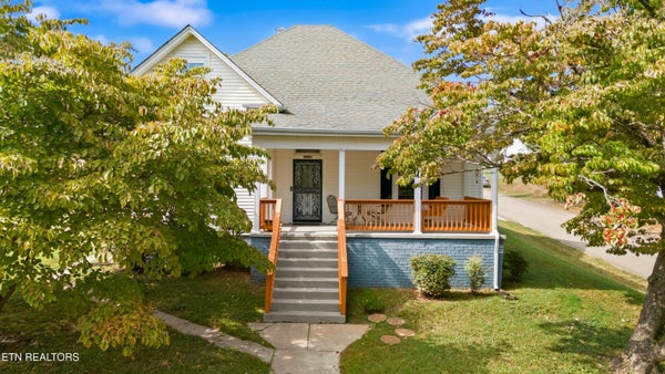 2549 FENWOOD DR, KNOXVILLE, TN 37918 - Image e08b89ebe73da81fca1b5dc9f5dafcf1/3657328003