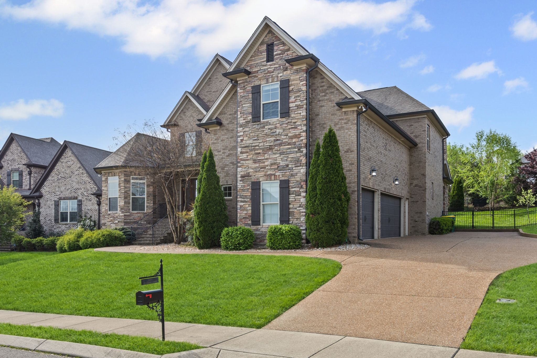 3009 Brisbane Ct