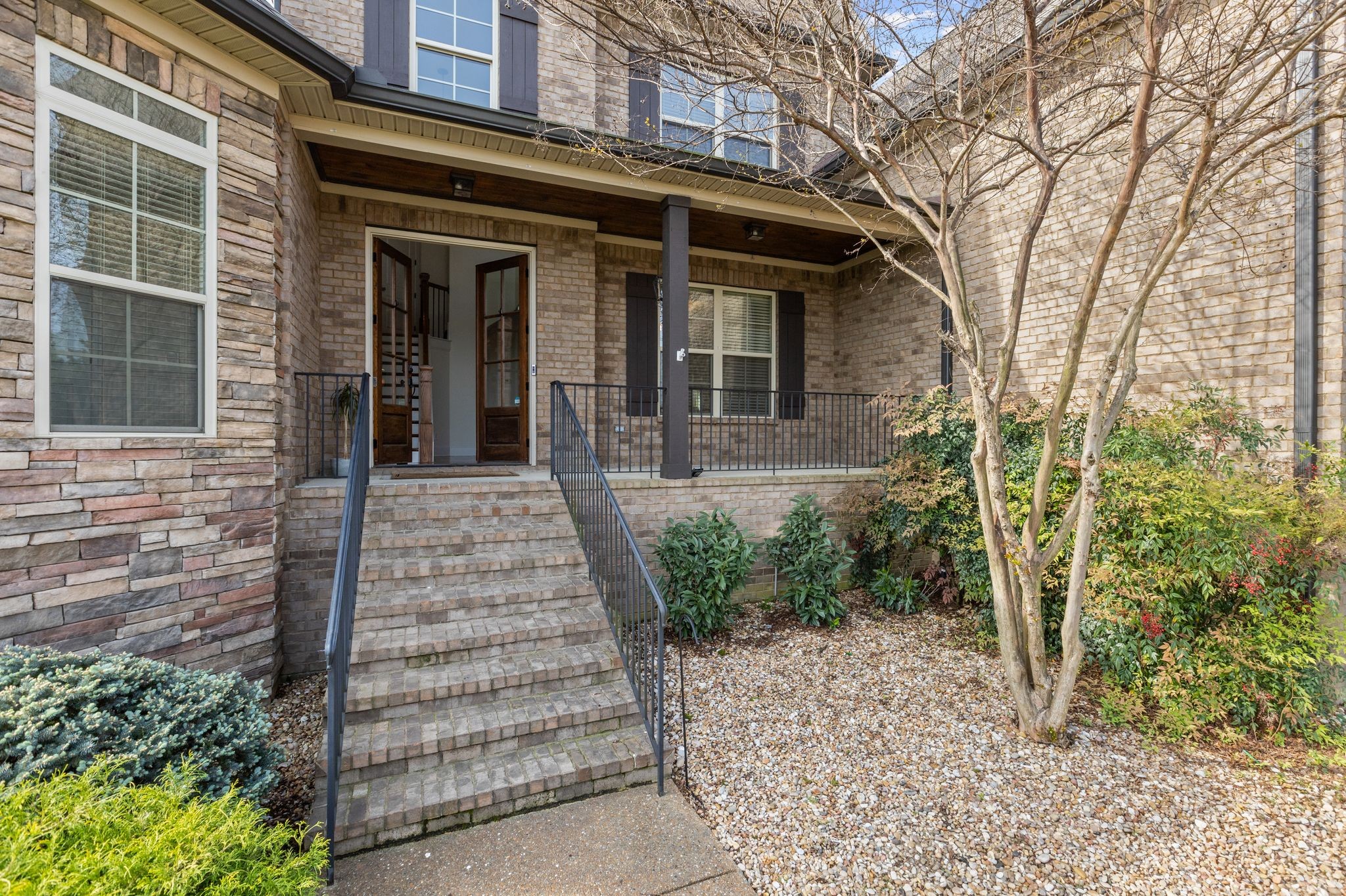 3009 Brisbane Ct