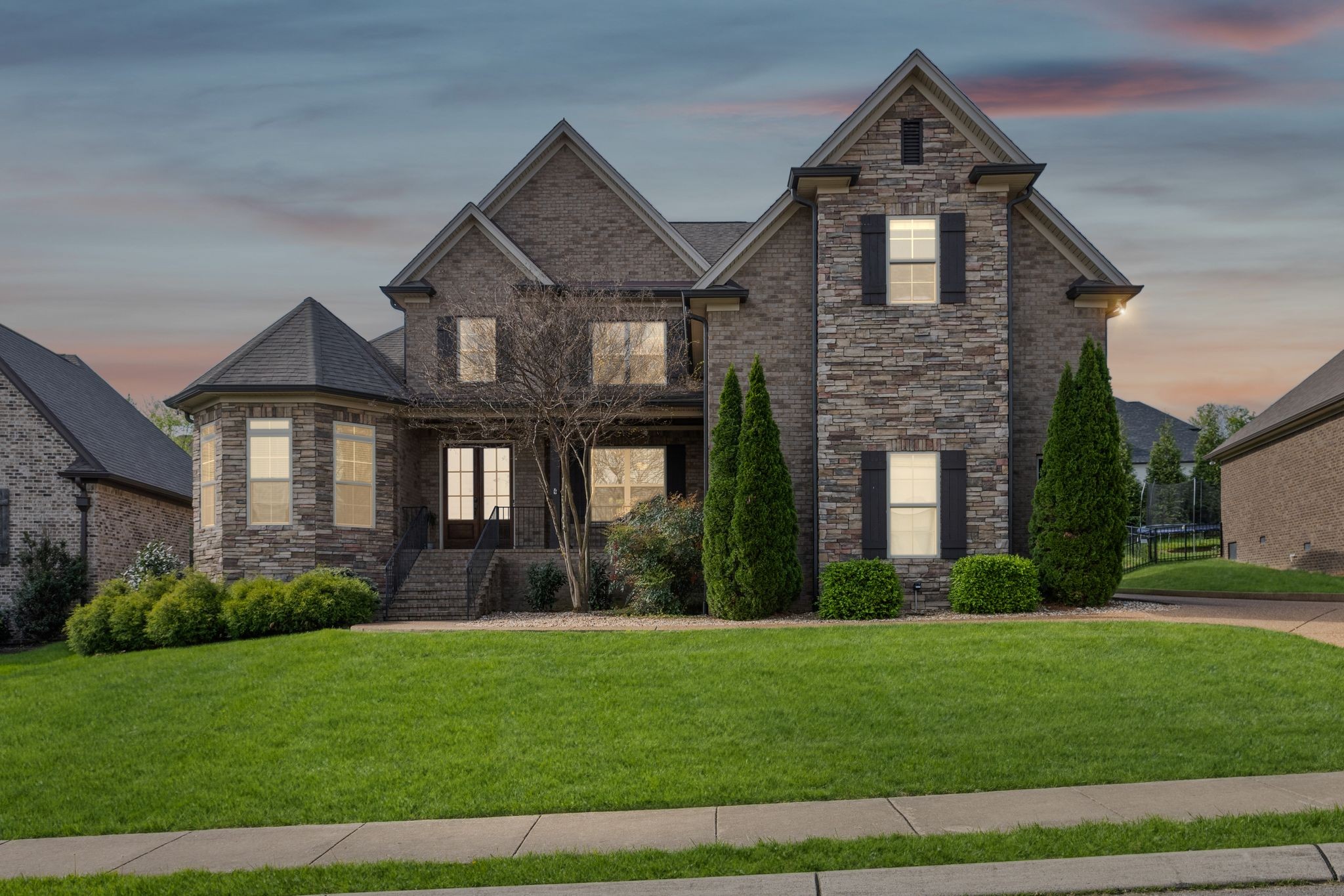 3009 Brisbane Ct