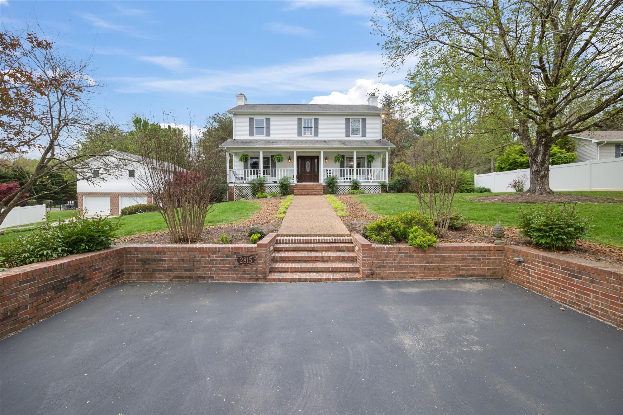 2815 Deerhaven Dr