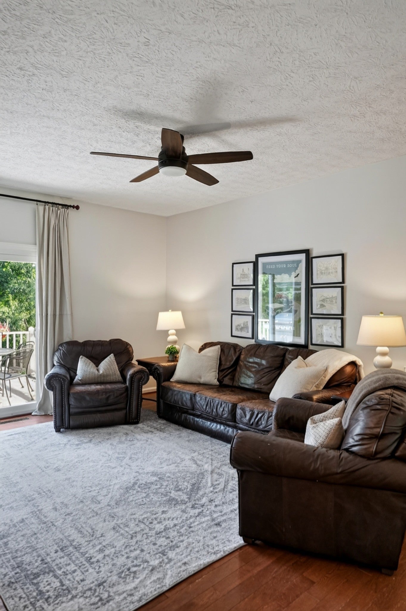 3405 Riveroaks Dr