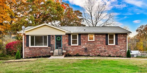 310 Lake Court Dr Clarksville TN 37043