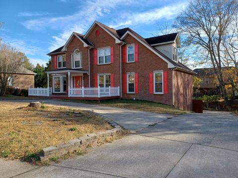 2555 Stone Briar Dr Clarksville TN 37043