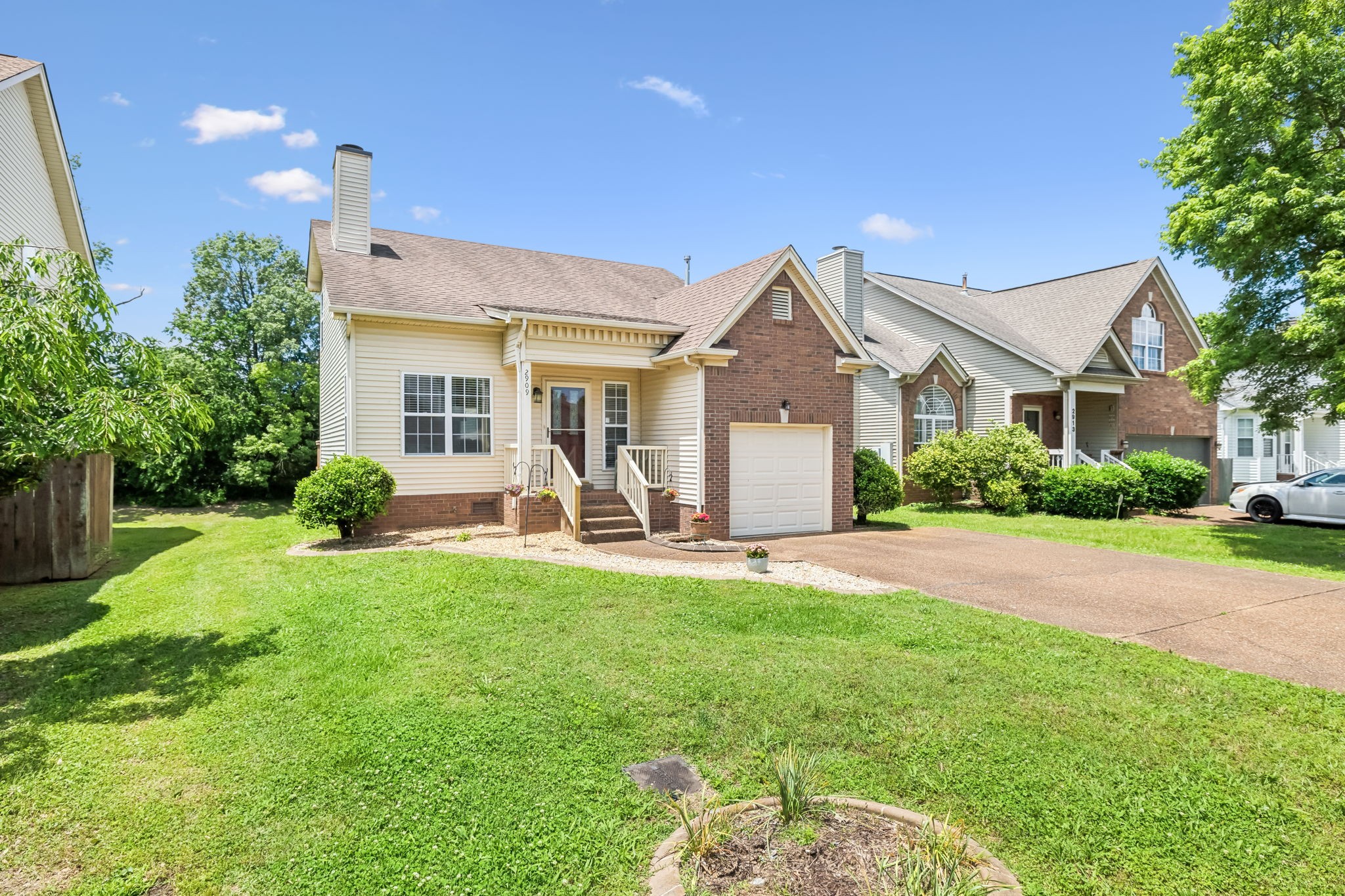 2909 River Bend Dr