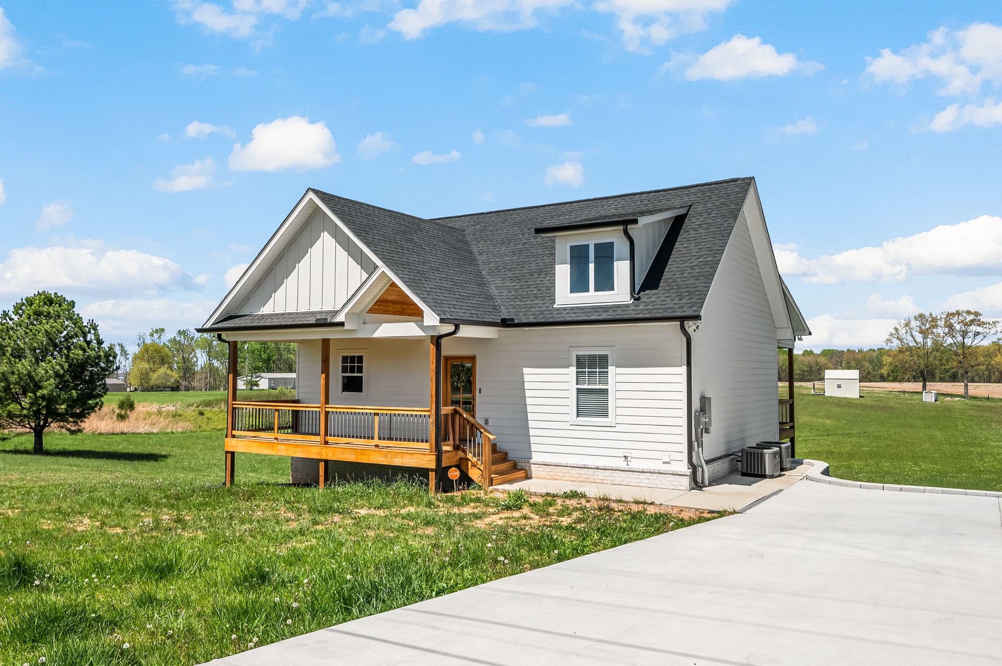 125 E Carter Rd