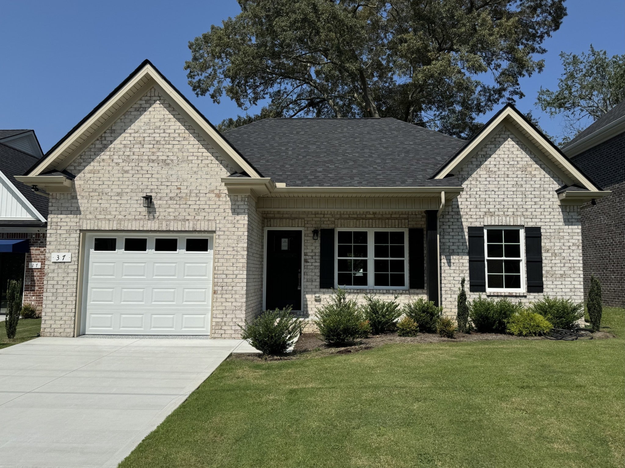 37 Laurel View St