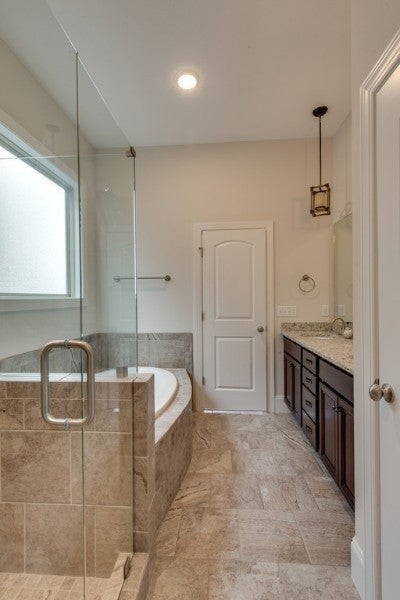705 Harpeth Knoll Ct, Nashville TN 37221 4-bed home, photo 4 of 36