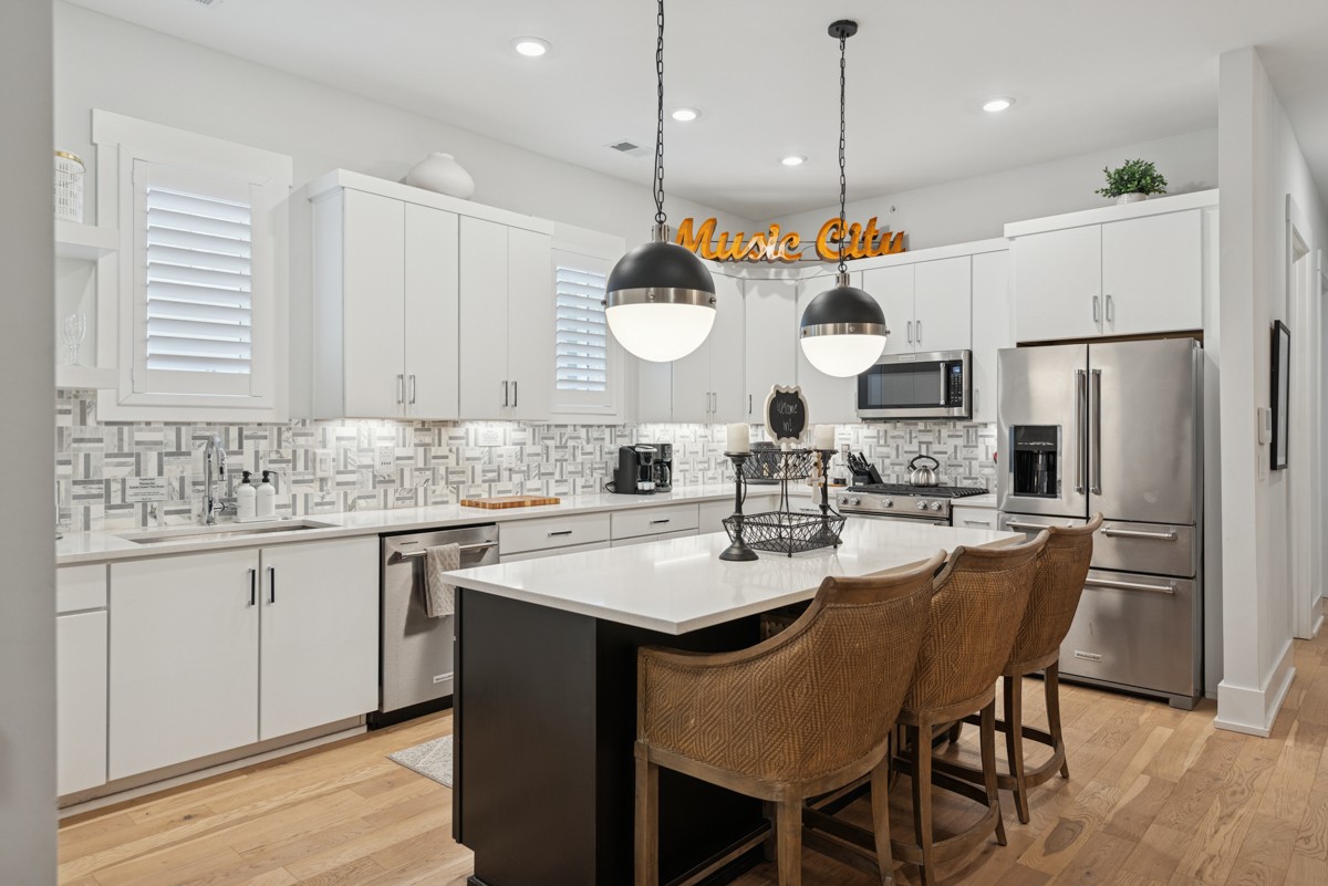 119 Acklen Park Dr 303