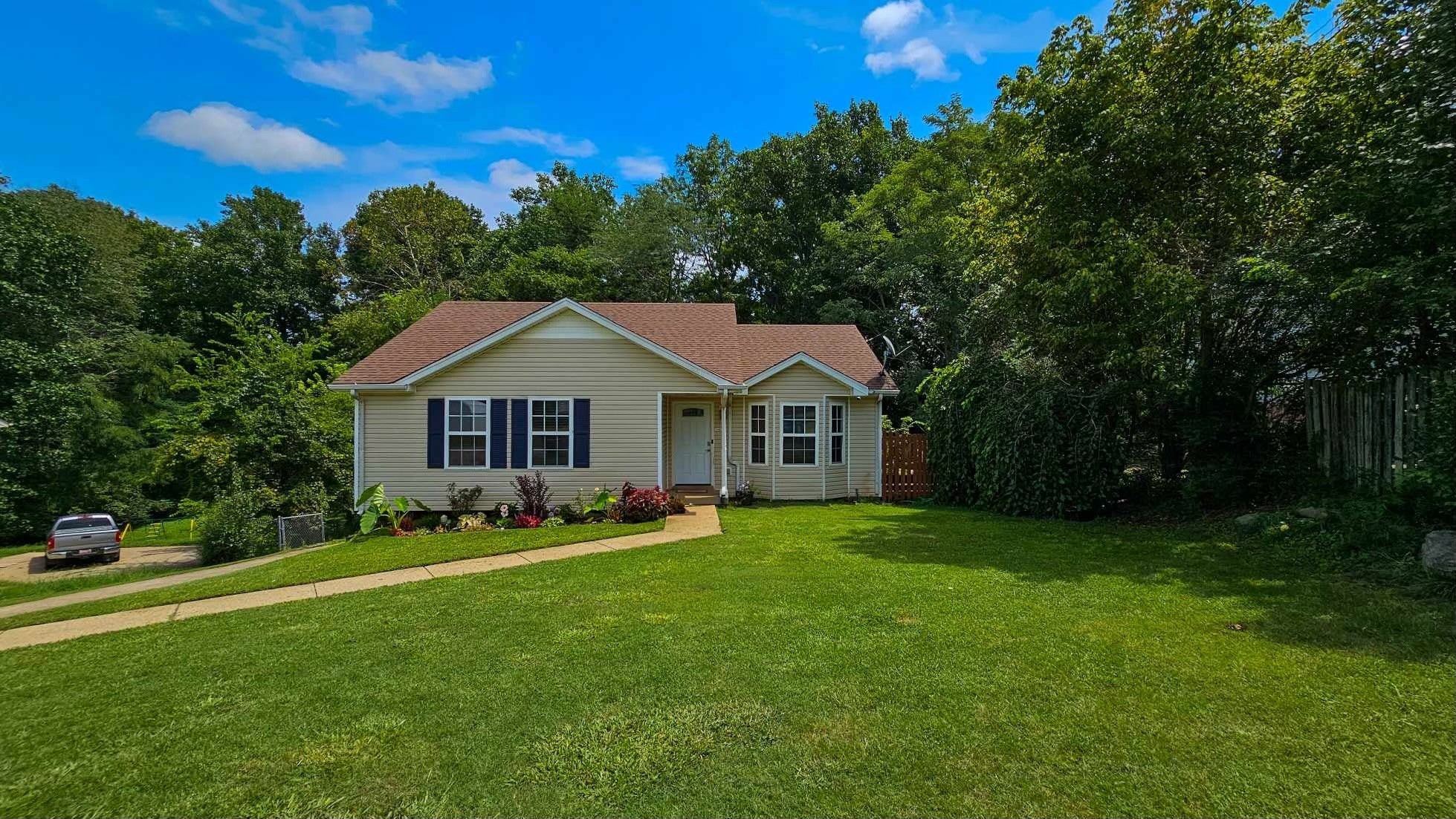 578 Somerset Ln