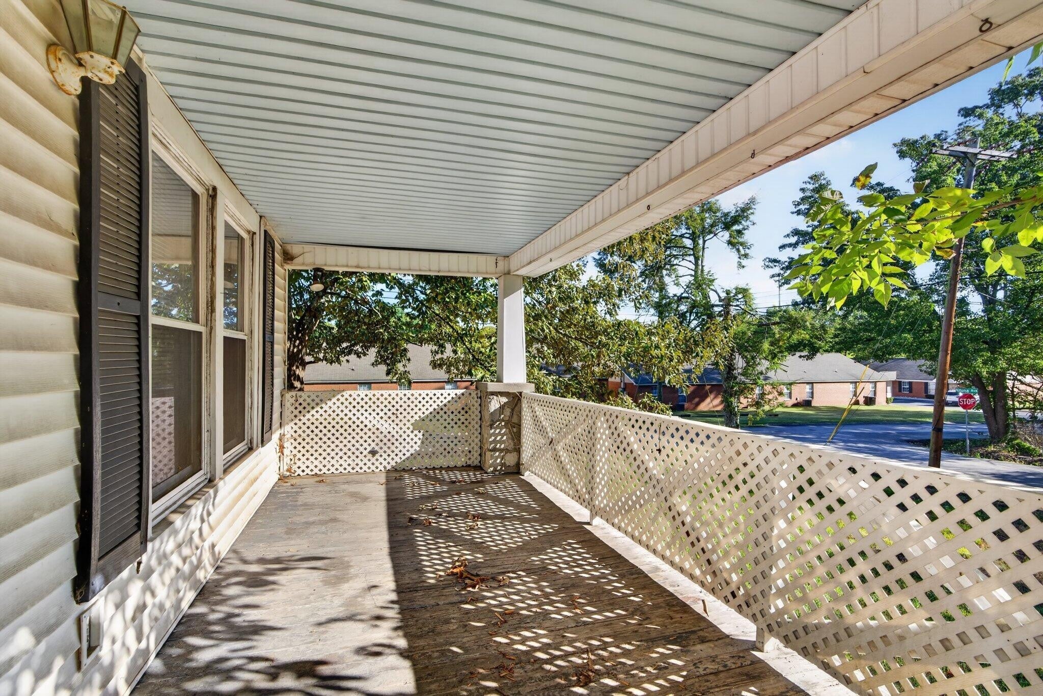 448 W State Line Road