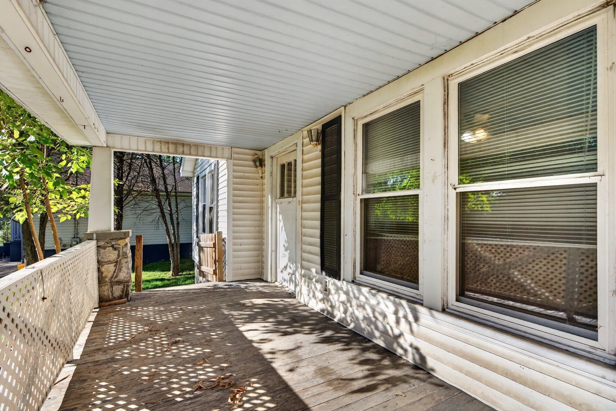 448 W State Line Road