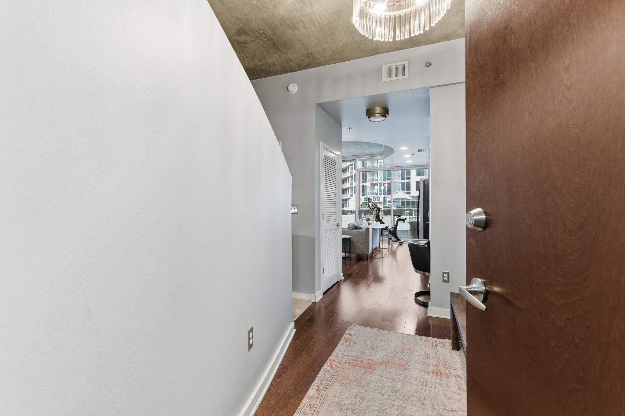 301 Demonbreun St 907