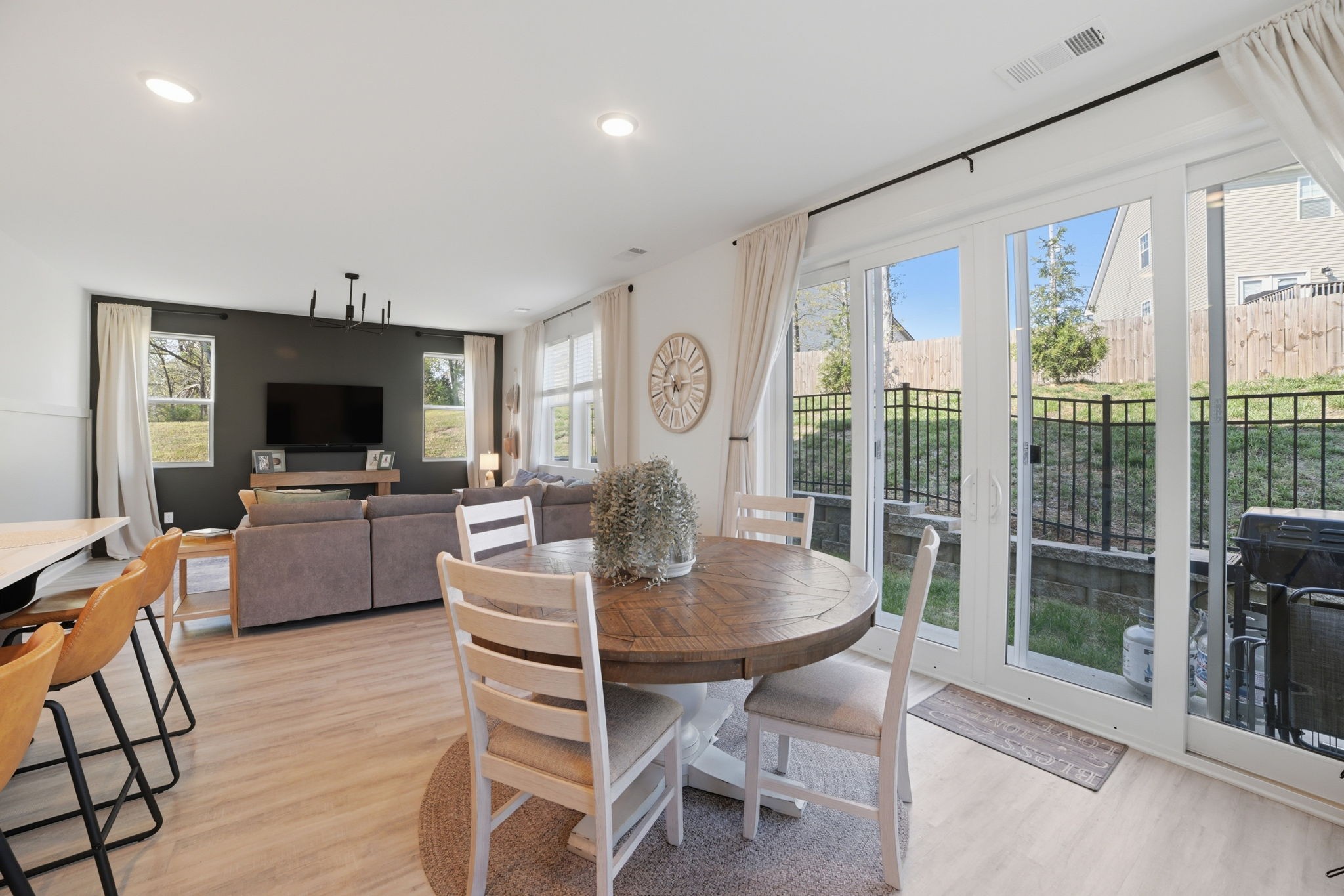 121 Timber Crest Trl