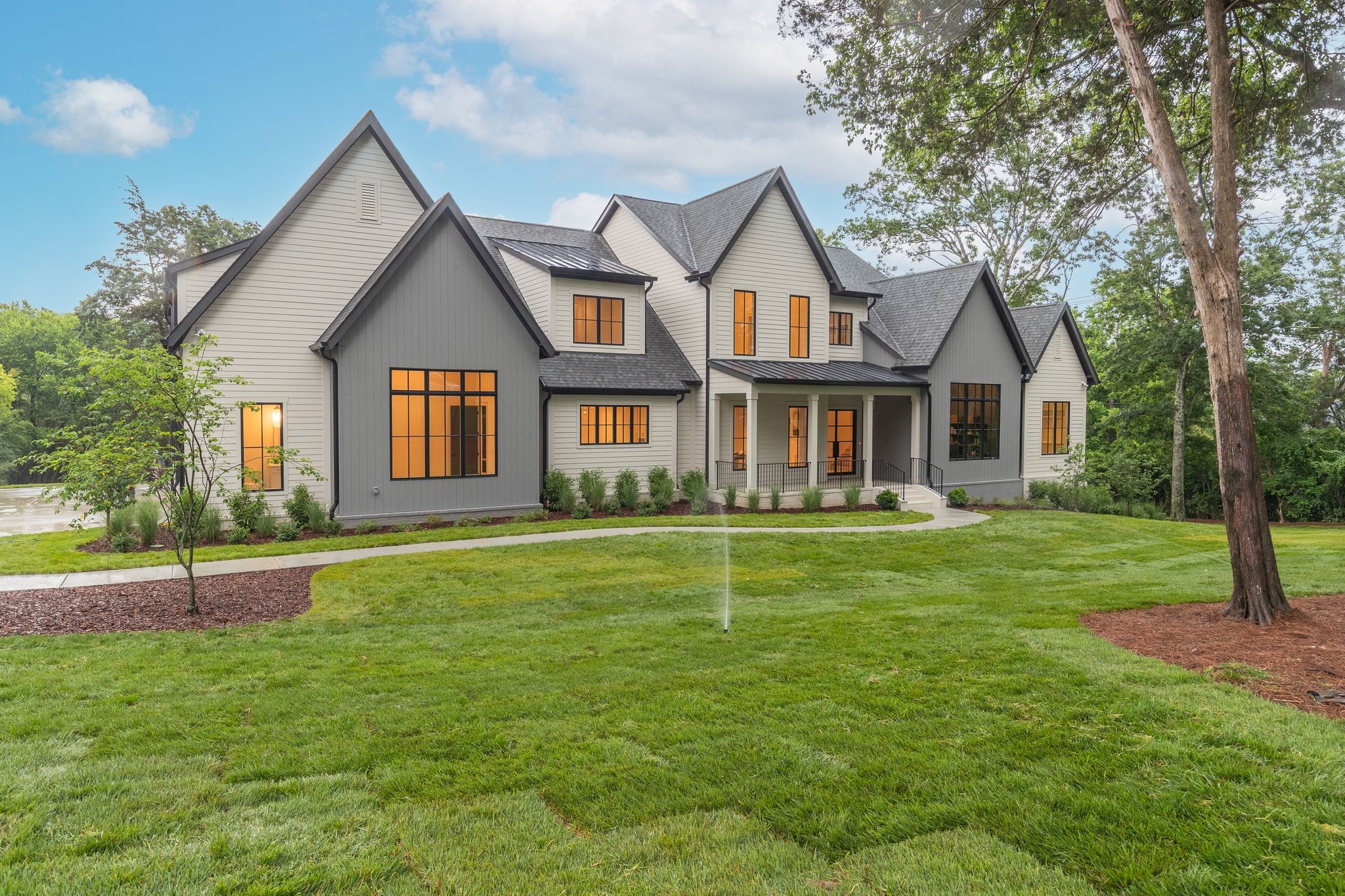 4530 Everett Dr