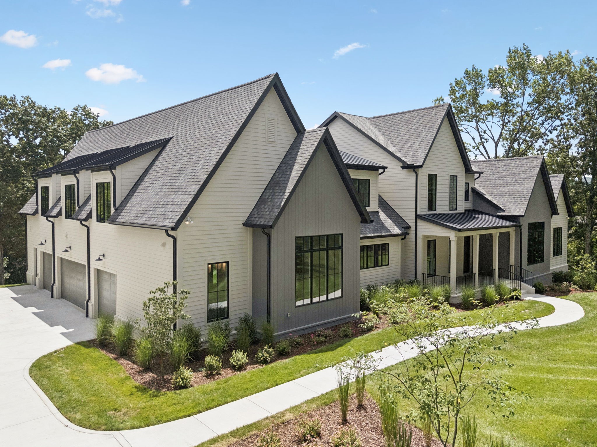 4530 Everett Dr