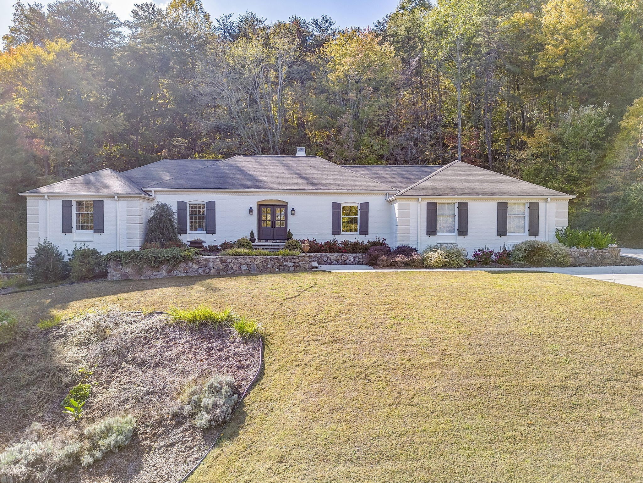 2305 Ravine Way