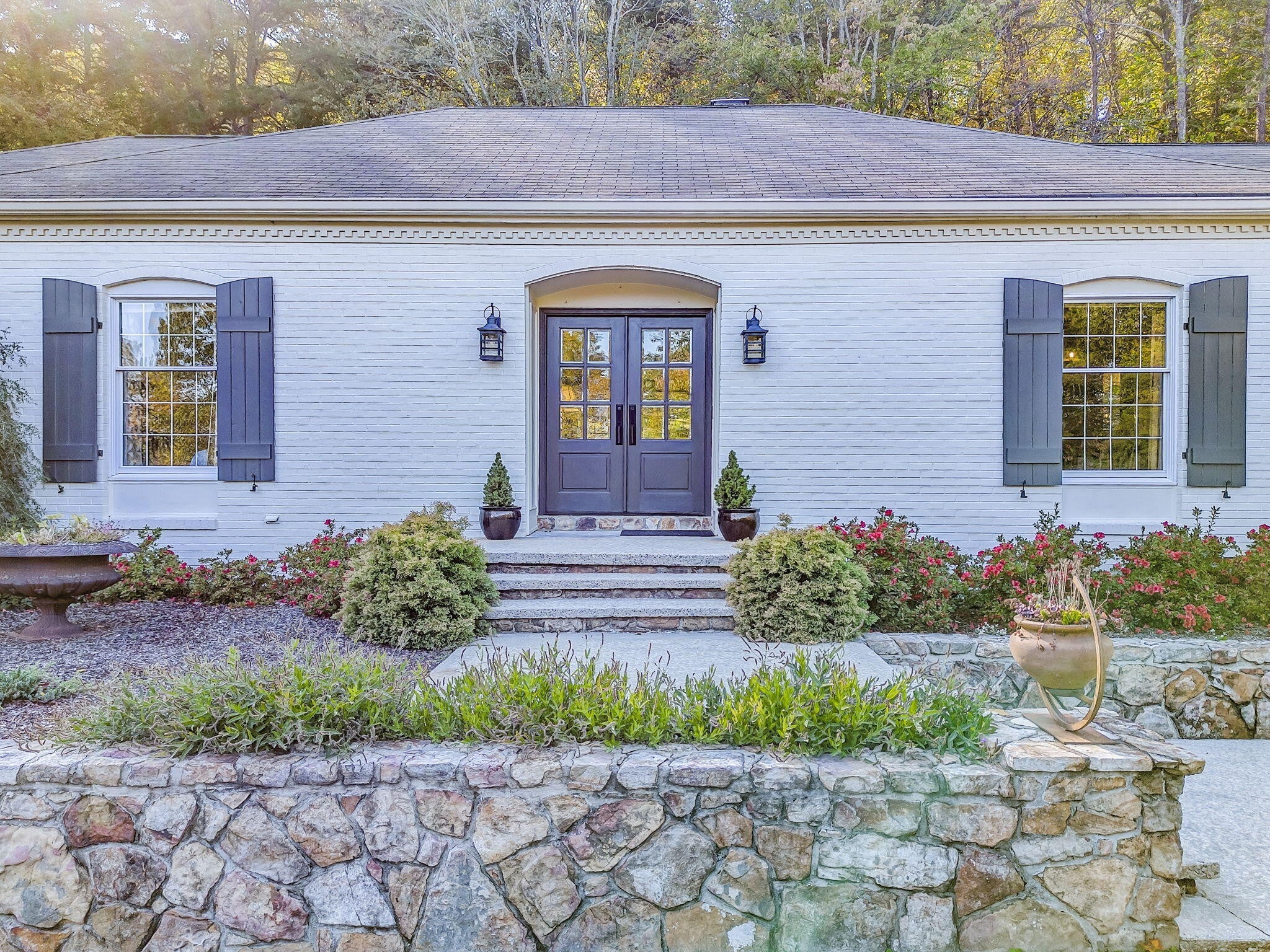 2305 Ravine Way