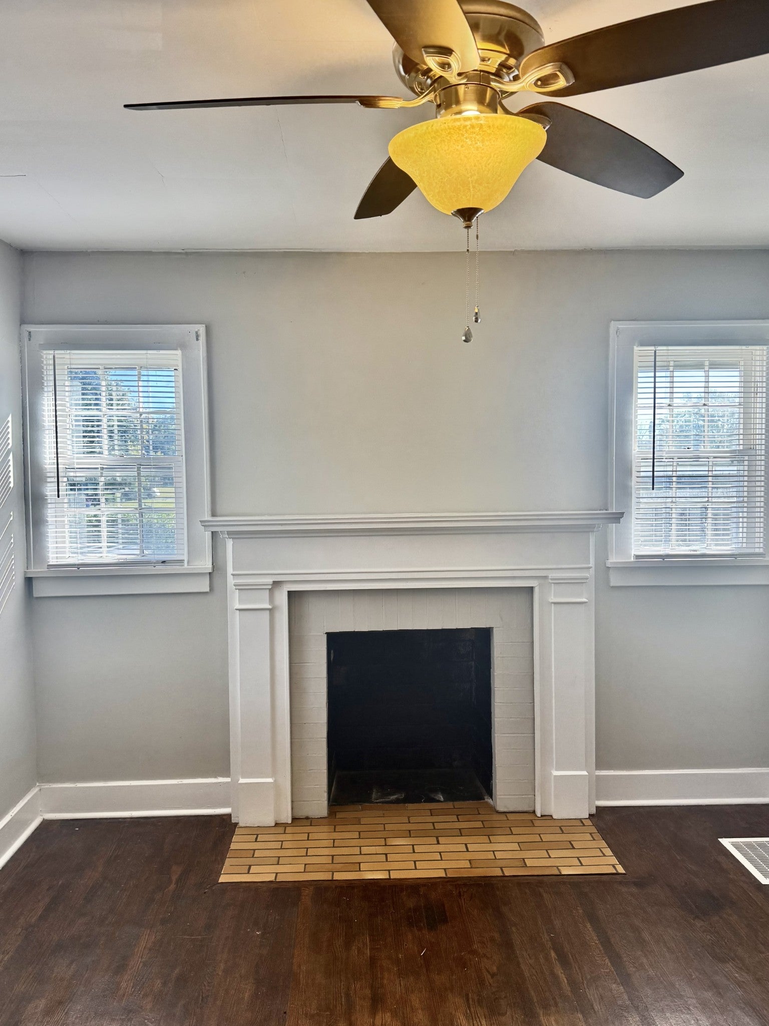 112 Collier Ave