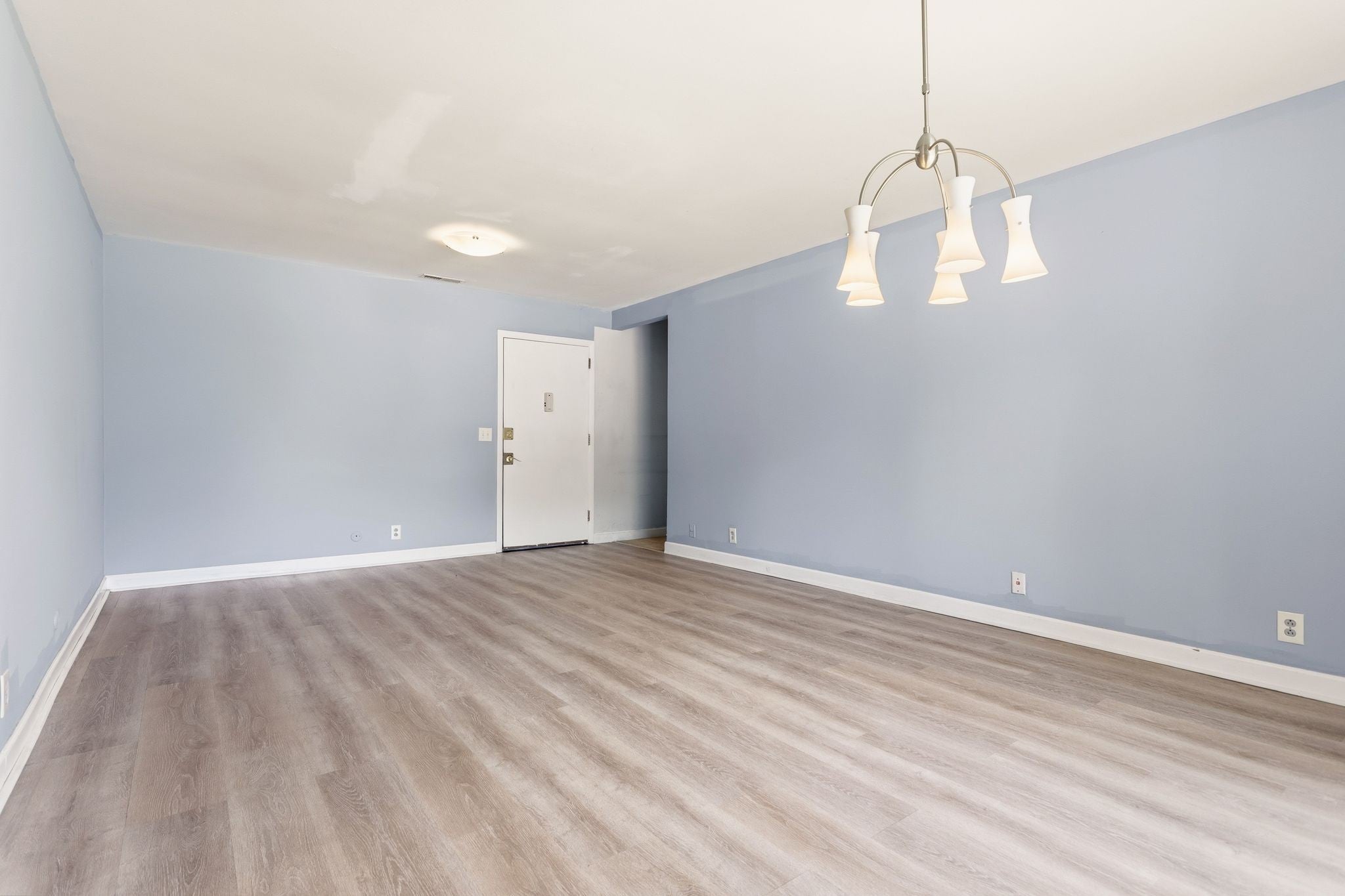 613 Hillsboro Rd B21
