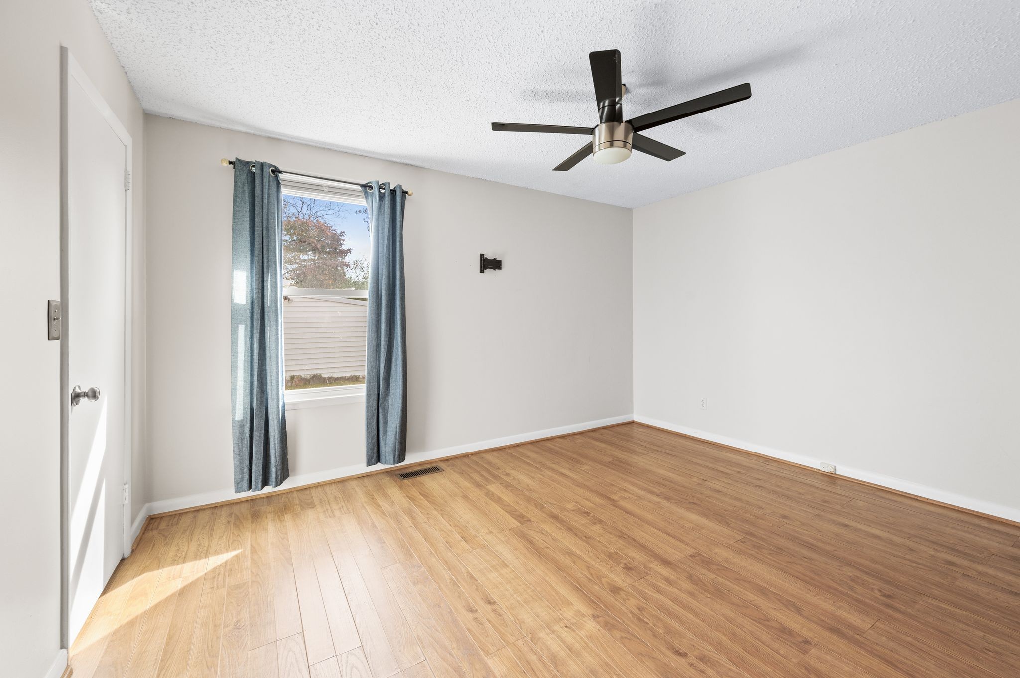 Smyrna, Tennessee 37167, United States, 3 Bedrooms Bedrooms, ,1 BathroomBathrooms,Residential,Active,235222