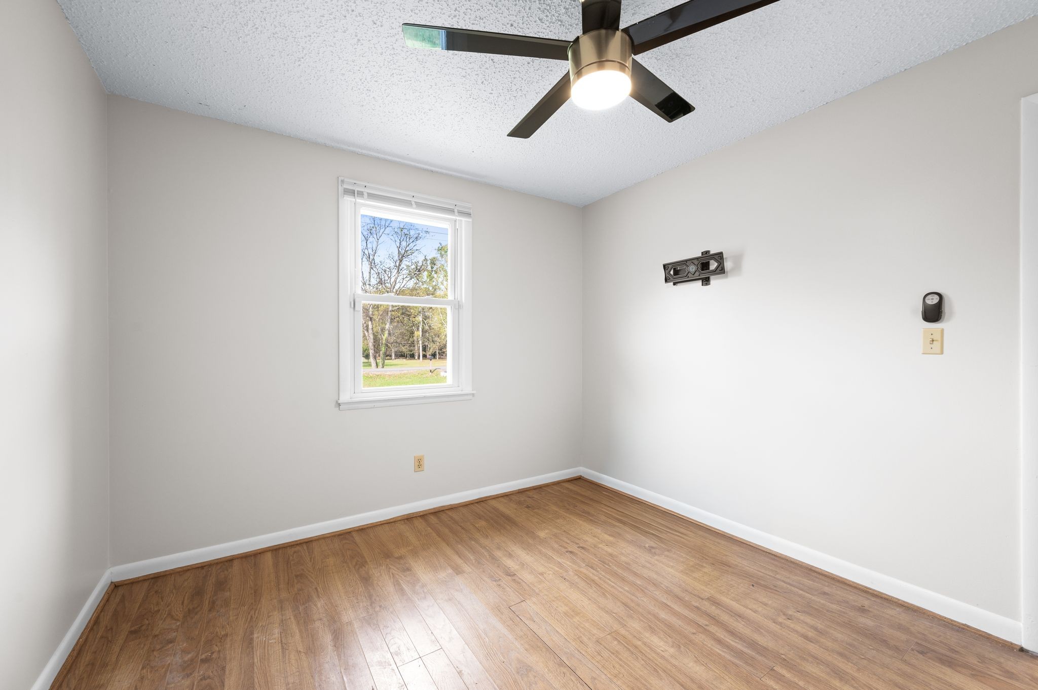 Smyrna, Tennessee 37167, United States, 3 Bedrooms Bedrooms, ,1 BathroomBathrooms,Residential,Active,235222