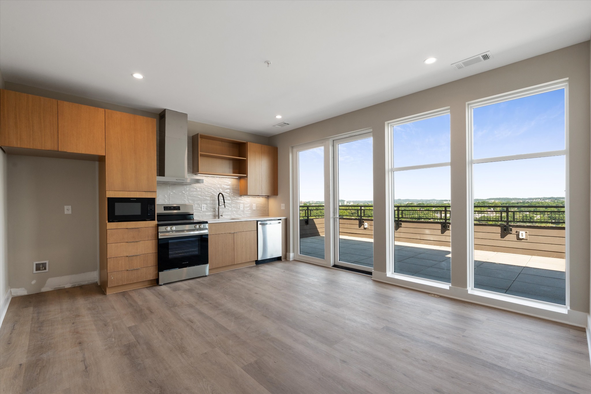 730 Main St B8