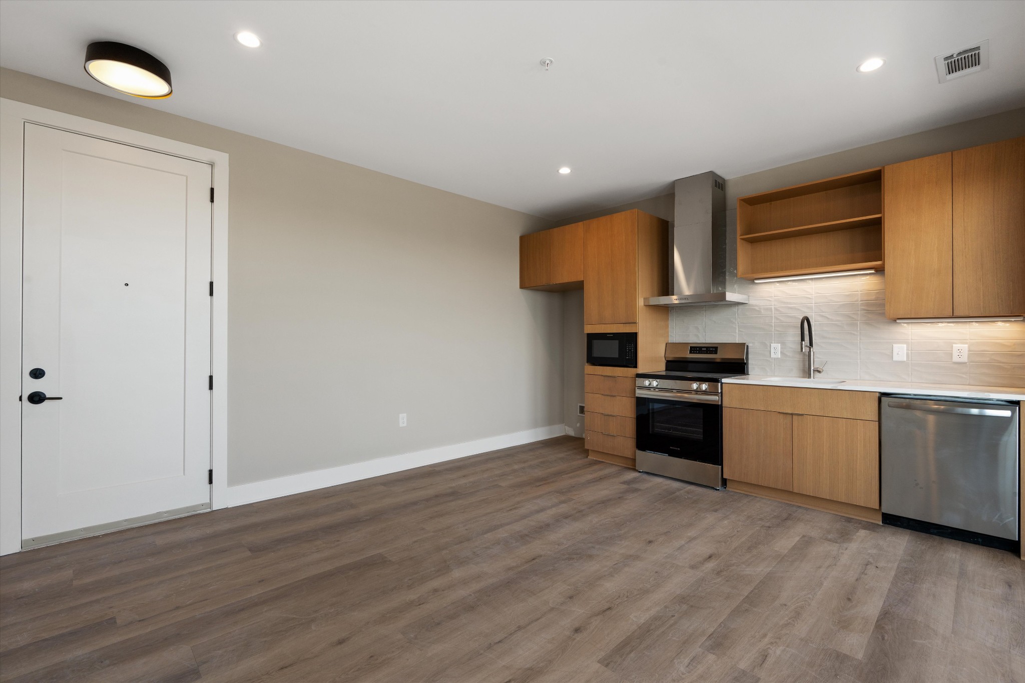 730 Main St B8