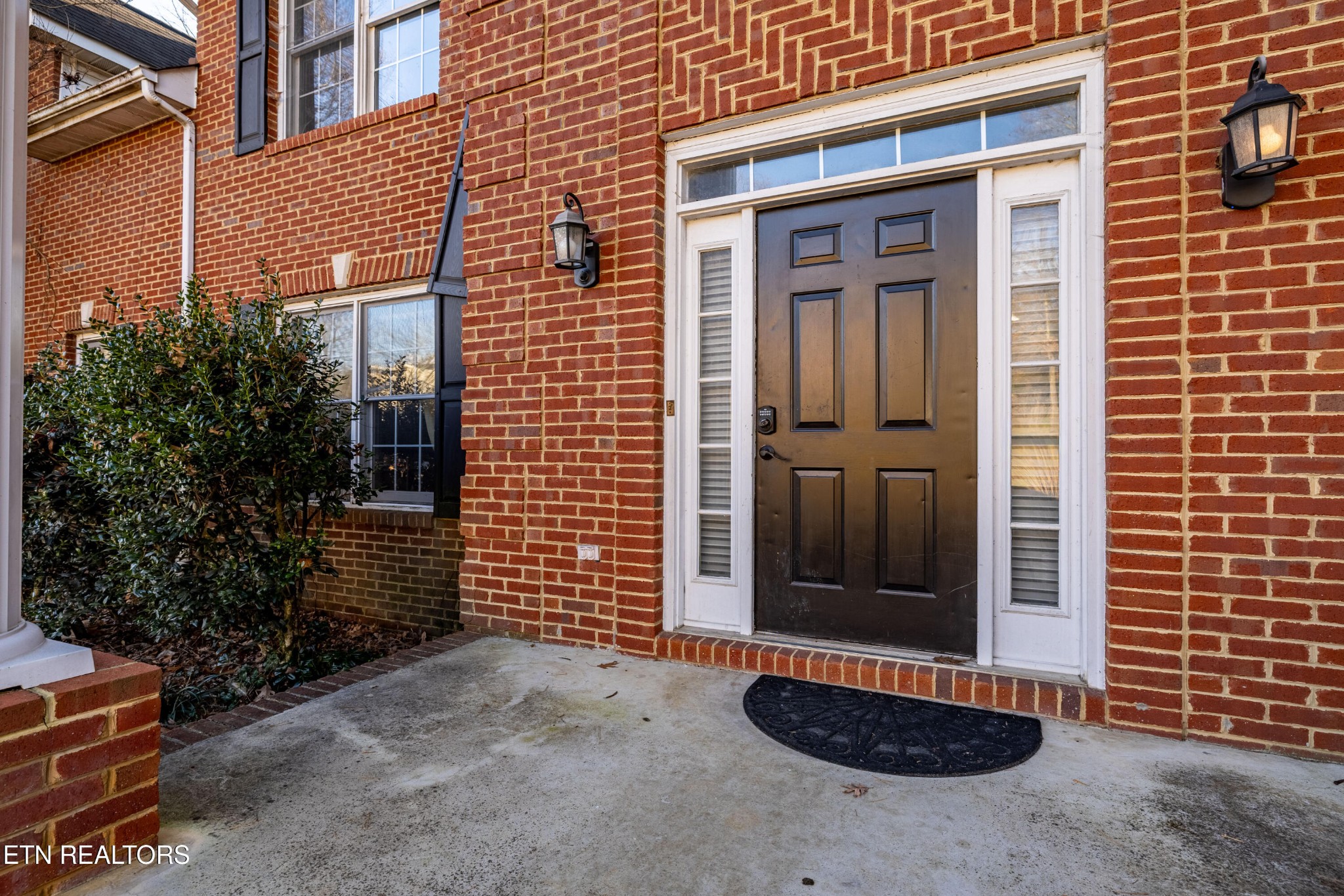 8946 Maple Ridge Lane