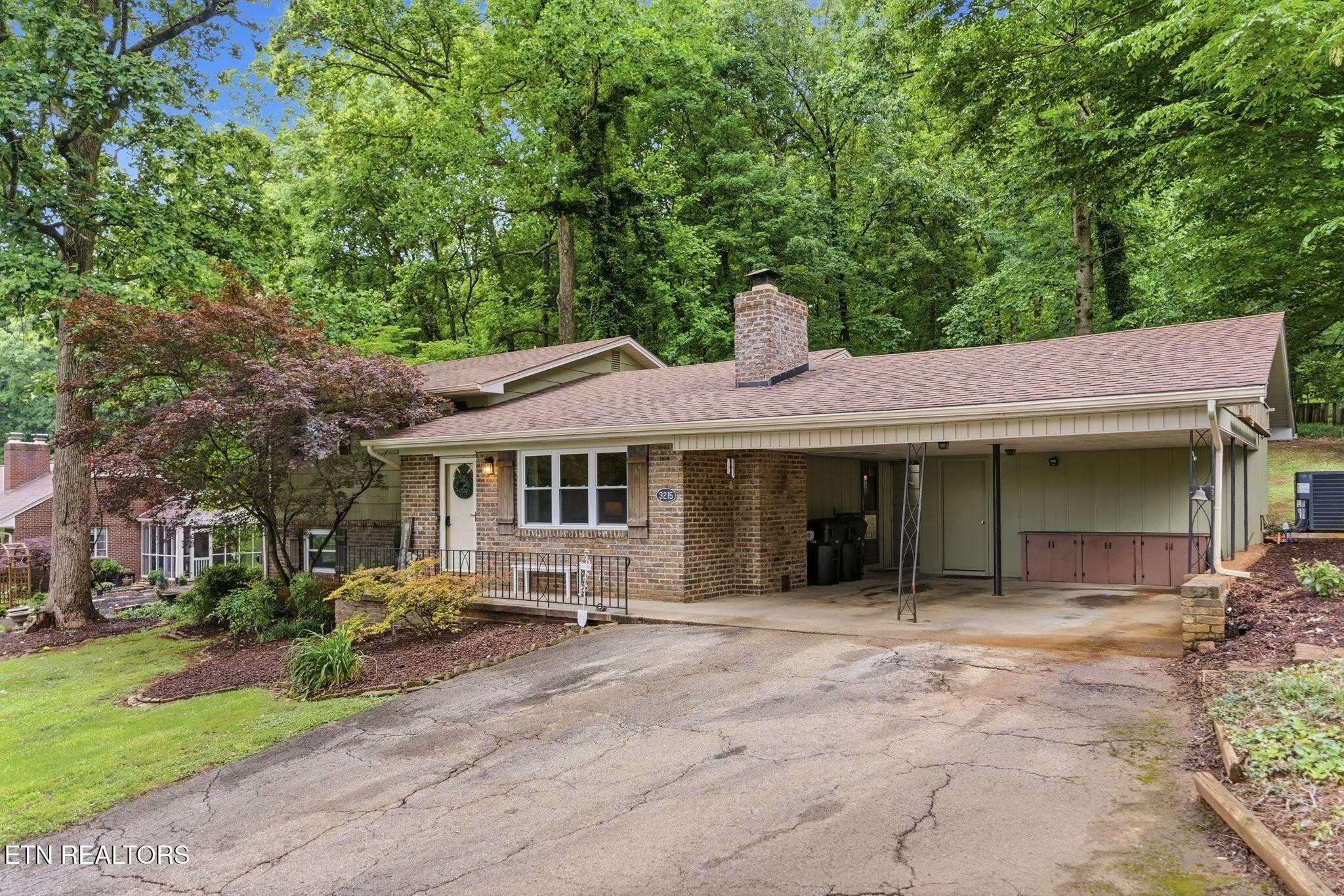 3215 Mount Vernon Drive