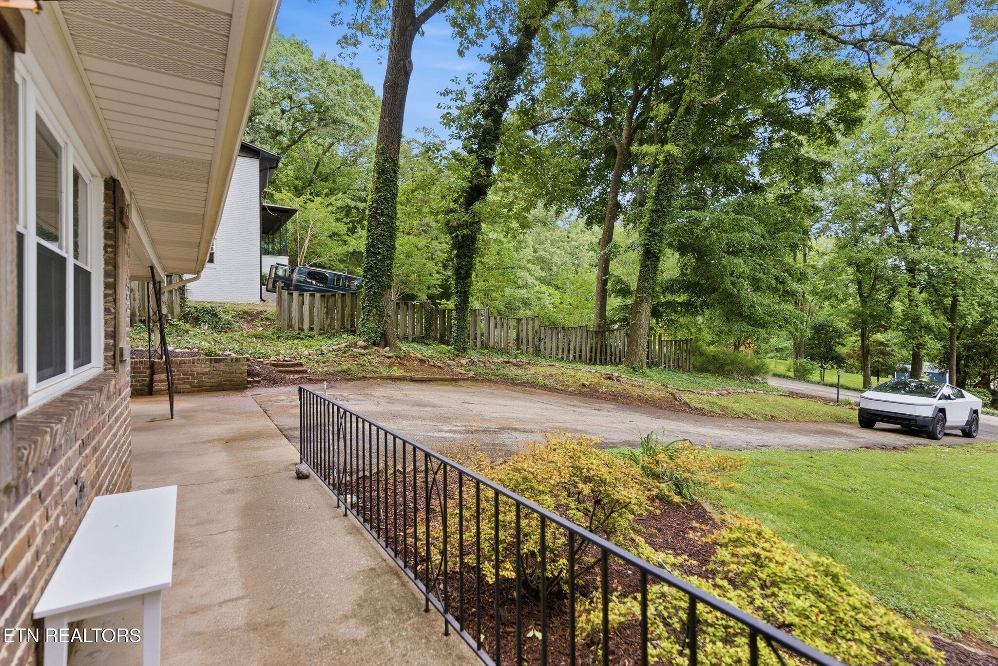 3215 Mount Vernon Drive