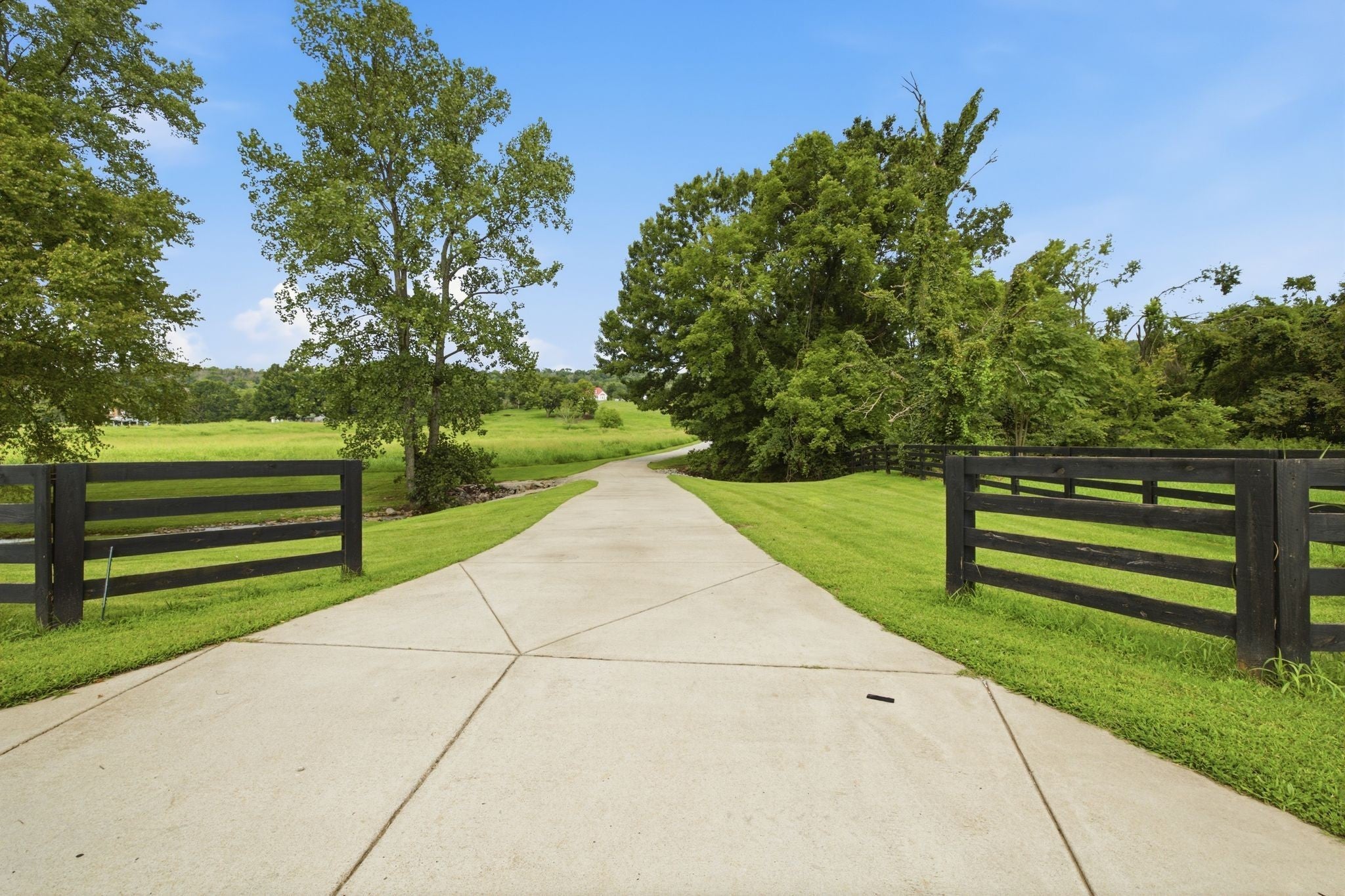 7595 Nolensville Rd