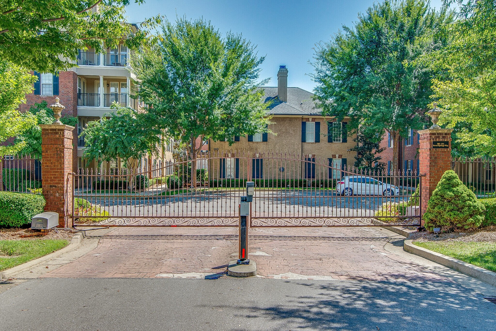 307 Seven Springs Way 102