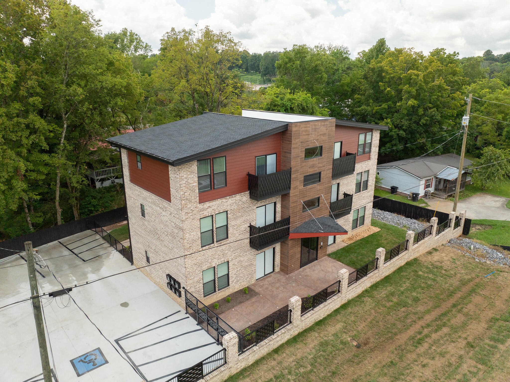 123 Englewood Rd New Road