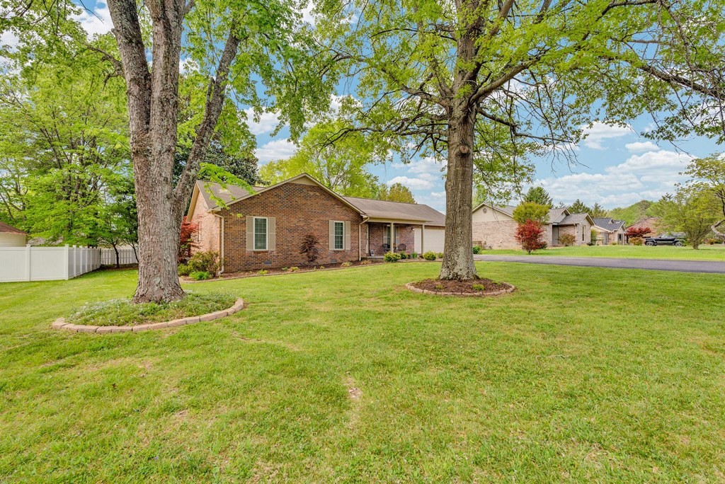 595 Laurel Park Cir