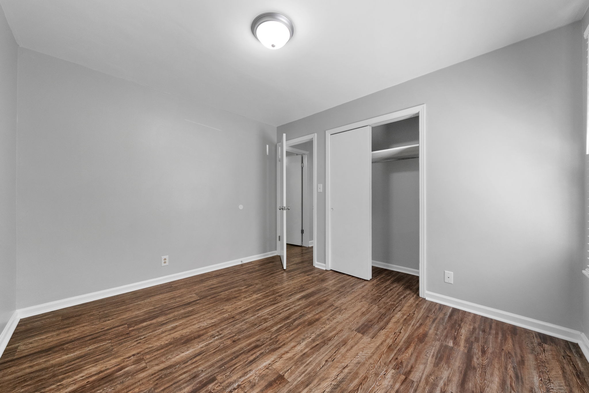 Clarksville, Tennessee 37043, United States, 2 Bedrooms Bedrooms, ,1 BathroomBathrooms,Residential,Active,212813