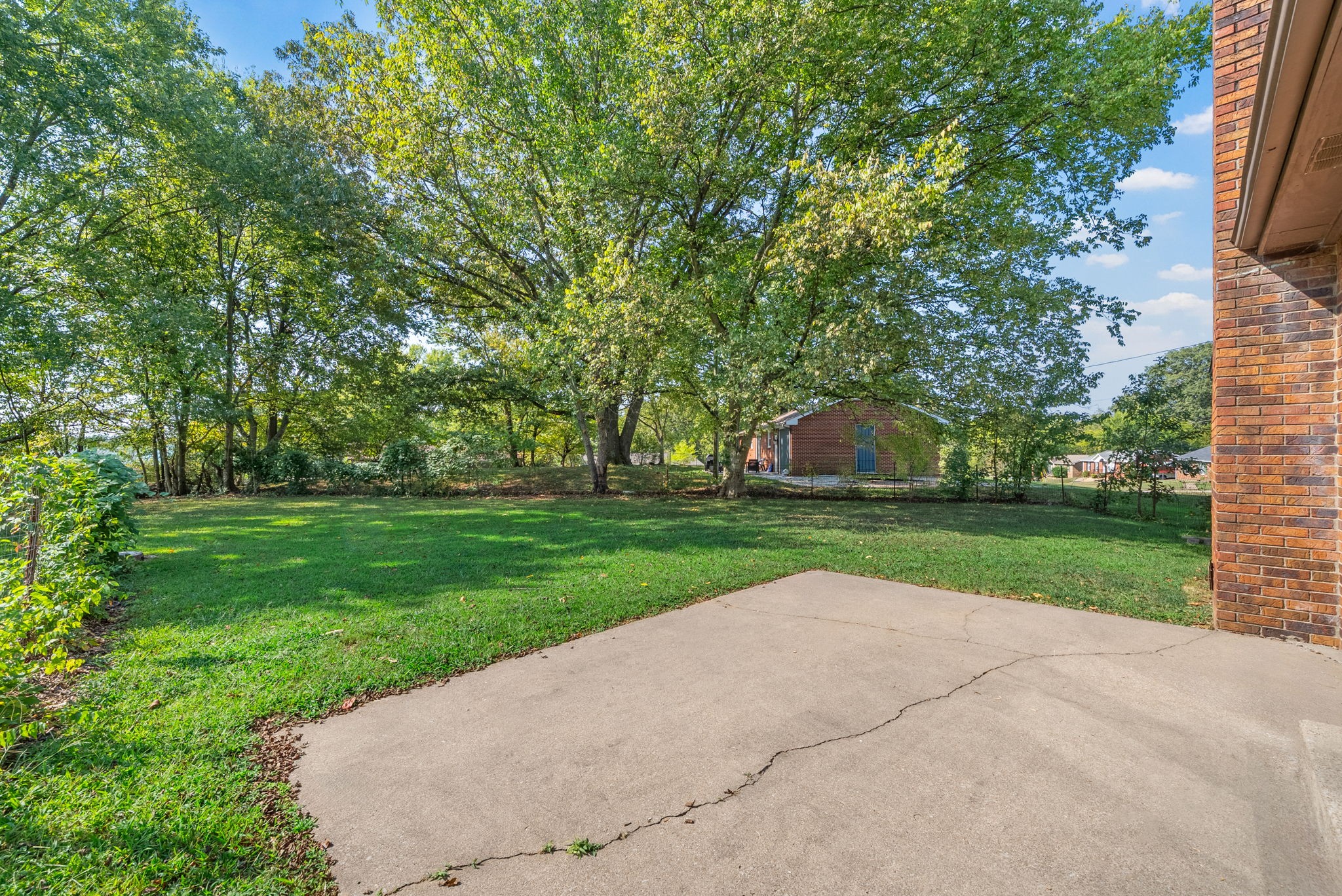 Clarksville, Tennessee 37043, United States, 2 Bedrooms Bedrooms, ,1 BathroomBathrooms,Residential,Active,212813