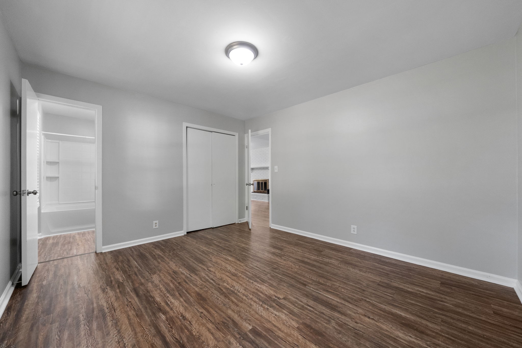 Clarksville, Tennessee 37043, United States, 2 Bedrooms Bedrooms, ,1 BathroomBathrooms,Residential,Active,212813