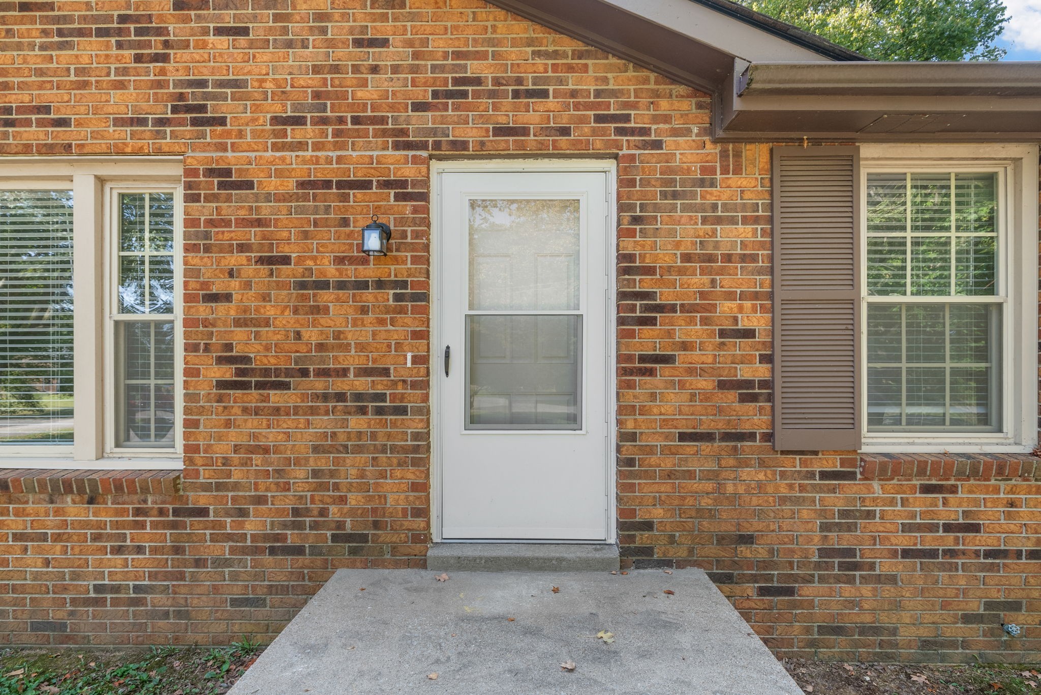 Clarksville, Tennessee 37043, United States, 2 Bedrooms Bedrooms, ,1 BathroomBathrooms,Residential,Active,212813