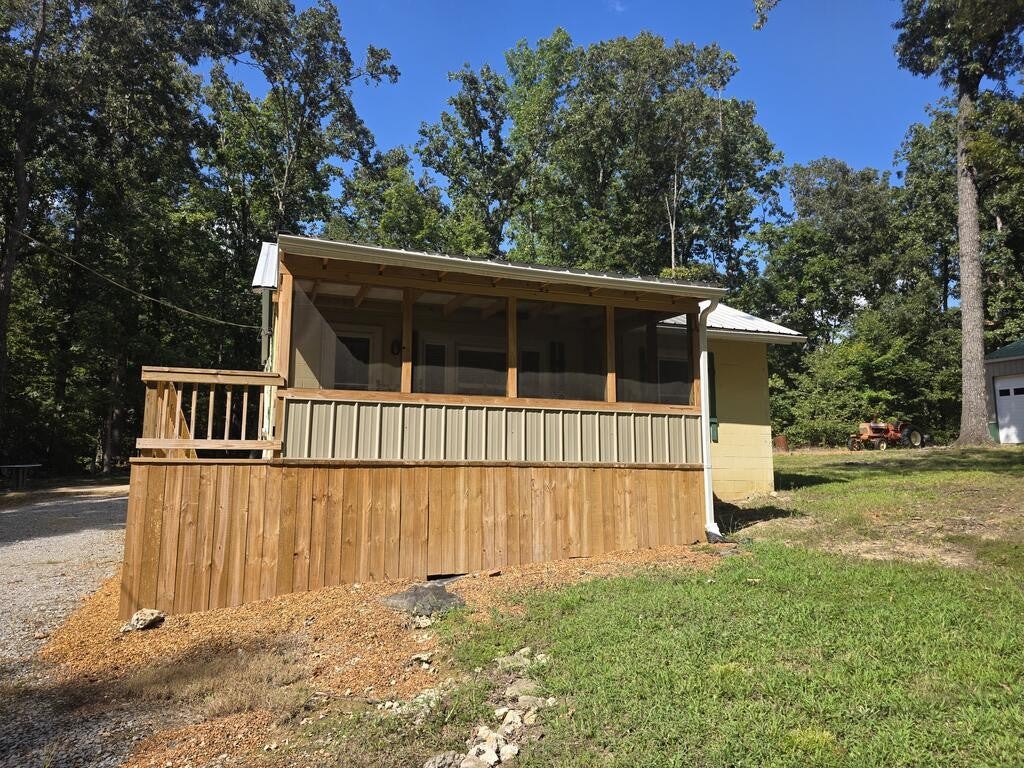 372 Catfish Rd