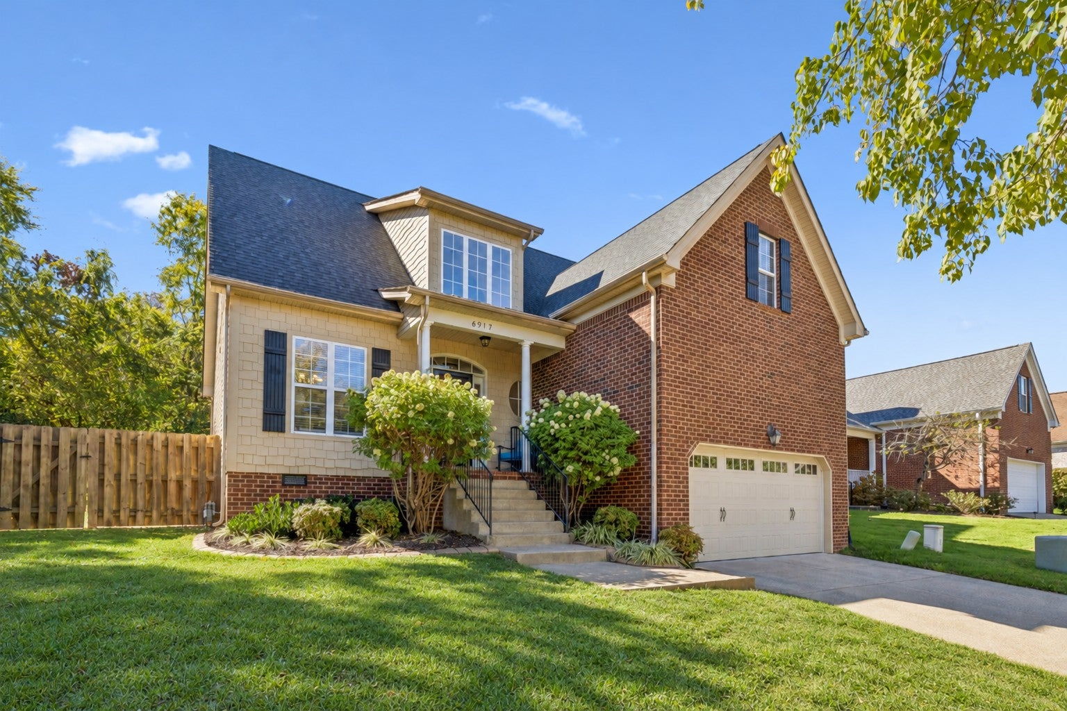 6917 Sunnywood Dr - home for sale