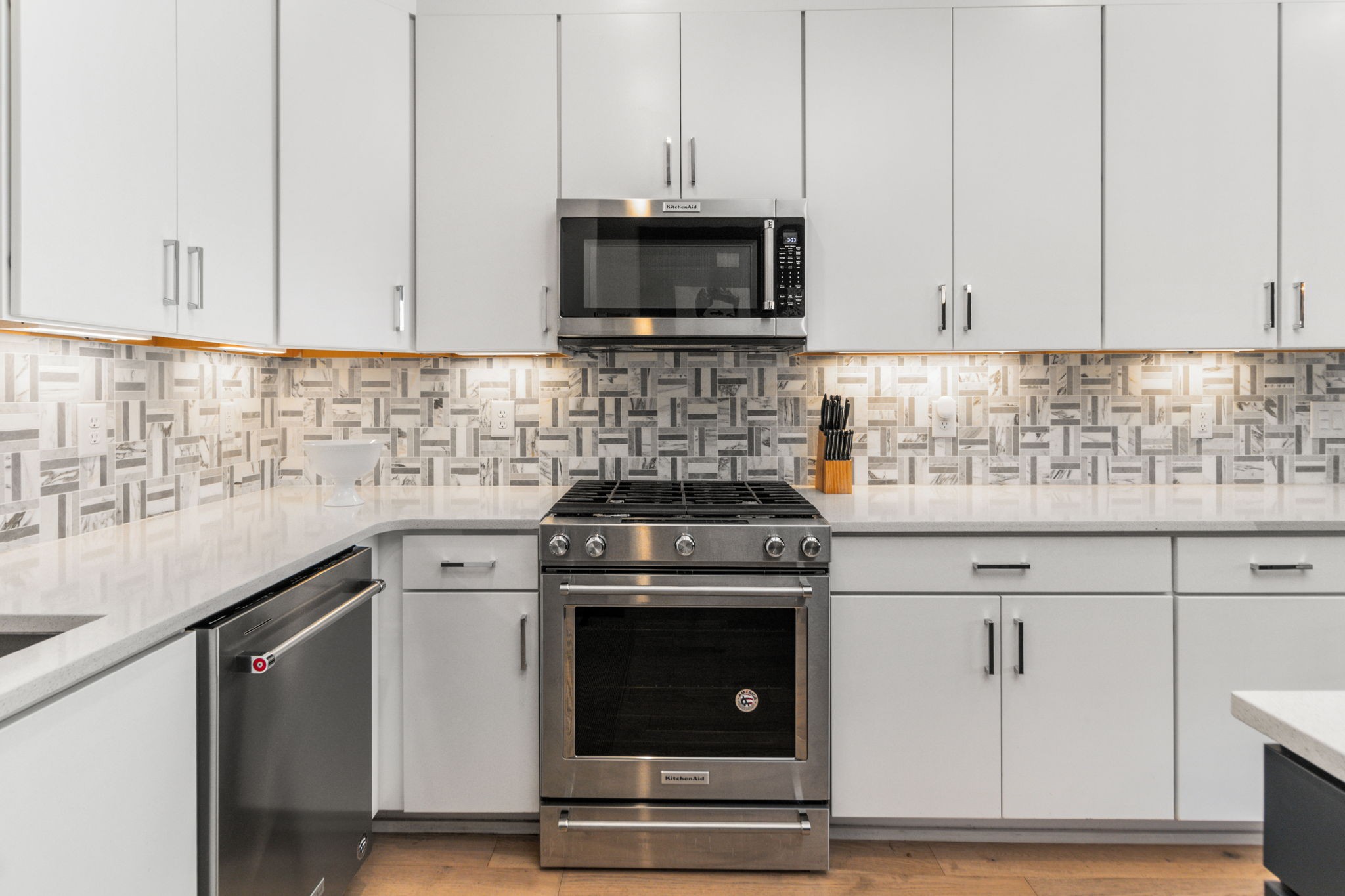 119 Acklen Park Dr 204