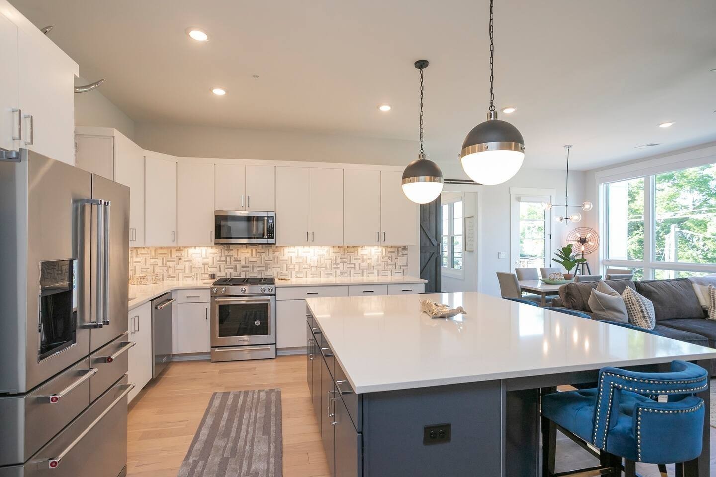 119 Acklen Park Dr 204